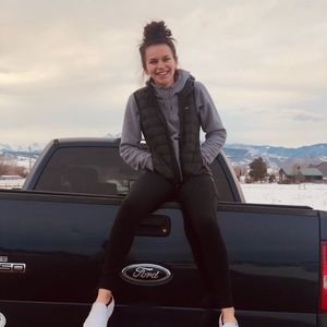 Meet your Posher, Stella